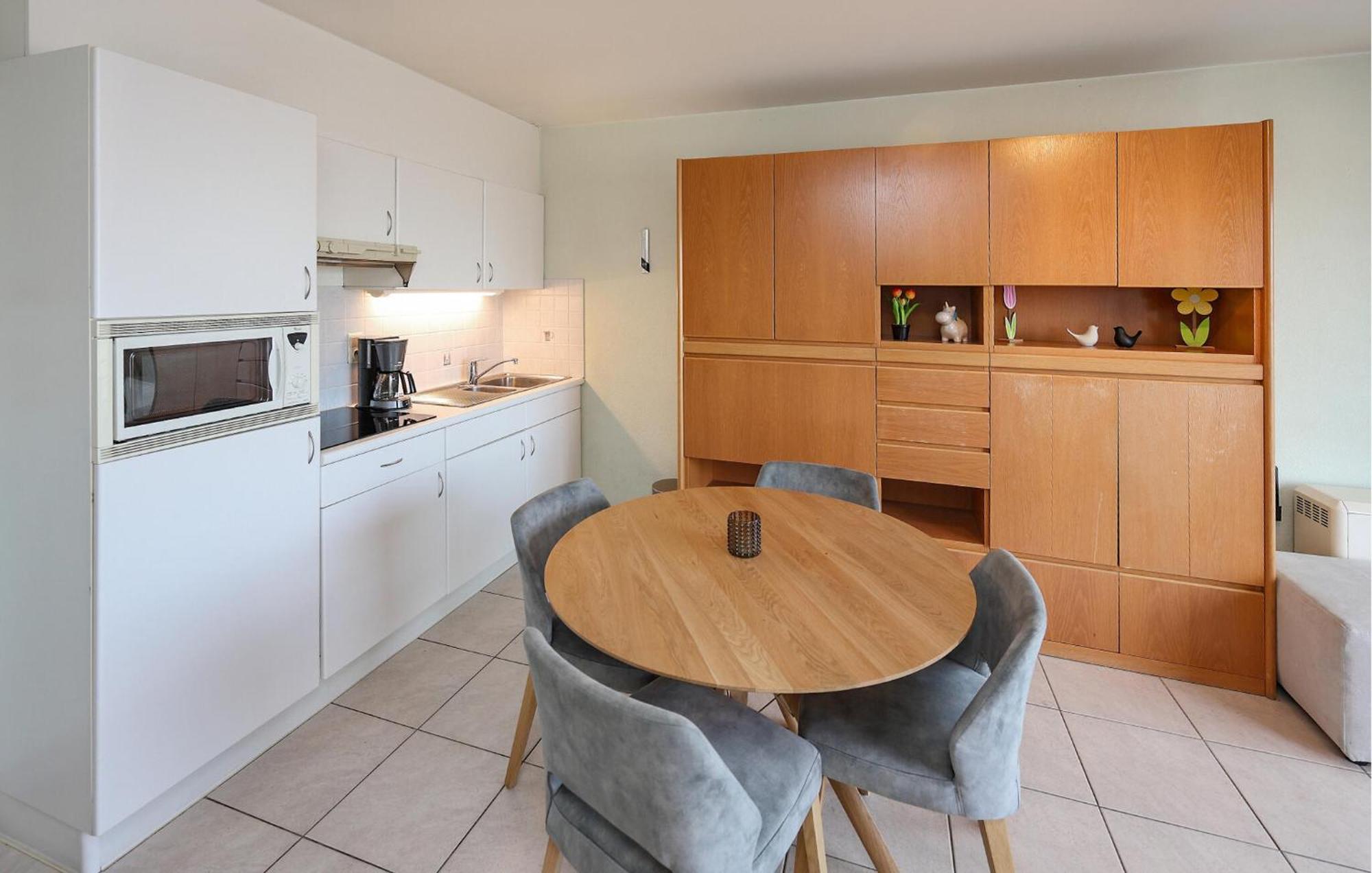 Awesome Apartment In Oostende With House Sea View Exterior foto